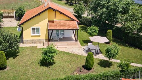 Bryastovets House | BulgariaVilla - Villa Gardenia