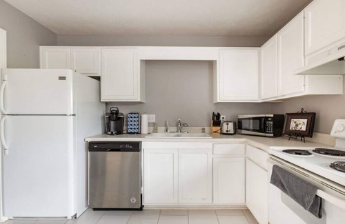 Starkville Apartment | Bulldog Academy. Convenient to MSU. Safe location.
