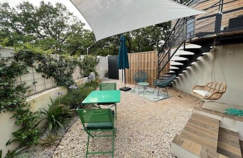 Saint-Martin-de-Londres Apartment | Bulle de détente avec jacuzzi