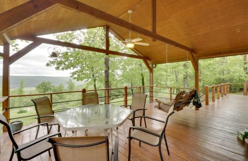 Mountain View House | Bullfrog Bluff Mountain View Cabin with Deck!
