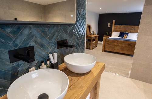 Holymoorside House | Bulls Head - Holymoorside