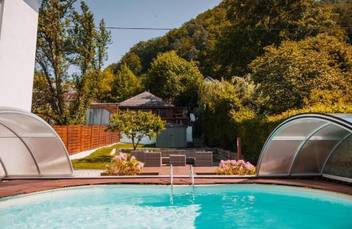 Sarmingstein House | Bungalow Donaublick mit Pool und Garten