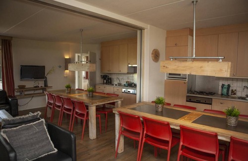 Voorthuizen House | Bungalow ∙ 8 bedrooms ∙ 16 guests