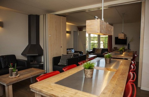 Voorthuizen House | Bungalow ∙ 8 bedrooms ∙ 16 guests