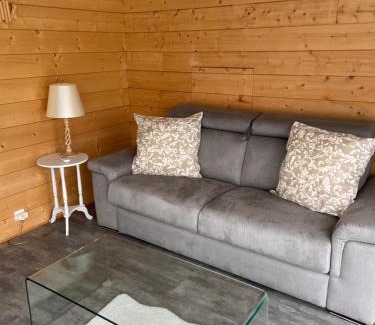 Beaulieu - Montchovet - Marandiniere Apartment | Bungalow dans le jardin