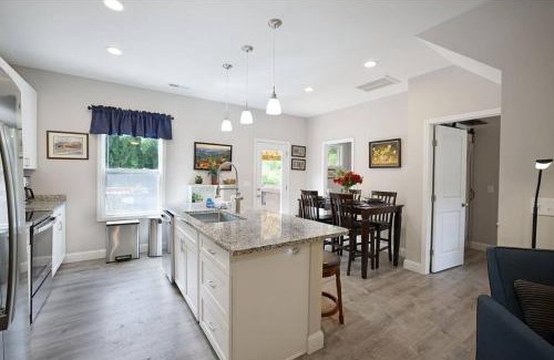 Black Mountain House | Bungalow Dream w Hot Tub, Fenced Yard & Fire Pit