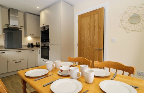 Ross-on-Wye House | BUNGALOW - NO. 37, family friendly, with a garden in Ross-On-Wye