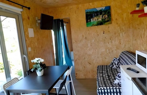 Ventosa House | Bungalow 'Quintinha Da Aldida' with Mountain View, Wi-Fi and Air Conditioning