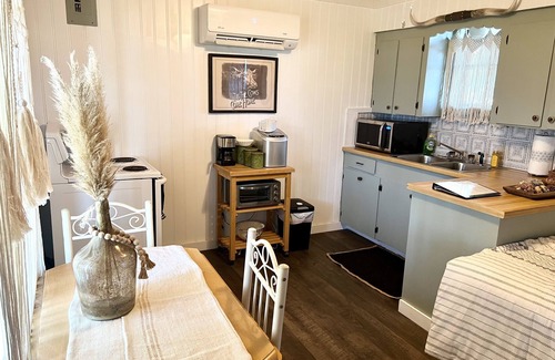 Antlers Apartment | Bunkhouse on working cattle ranch minutes from town