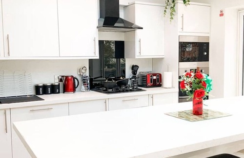Southampton Apartment | Burgess house - Luxury and spacious 3 bedroom home in Southampton