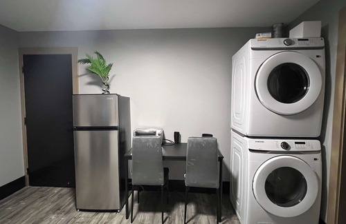 Burnaby House | Burnaby Family Retreat - 2 Bedrooms
