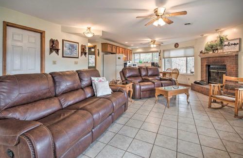 Burnsville Apartment | Burnsville Apt with Deck in Pisgah National Forest