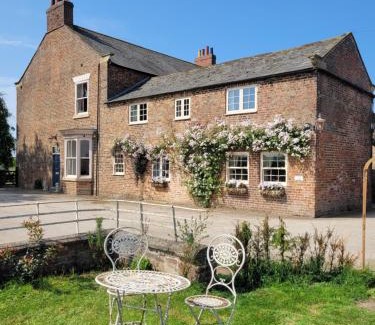 Ripley Bed & Breakfast | Burton Grange Farmhouse Bed and Breakfast