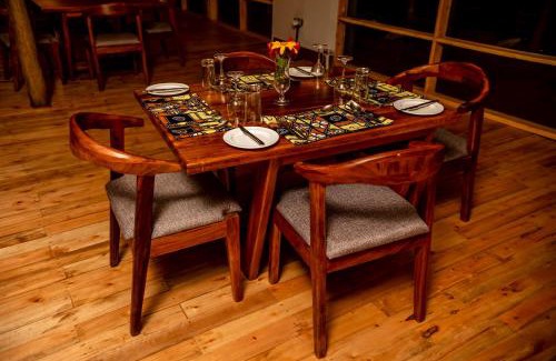 Western Region Cabin | Burunga Gorilla Lodge
