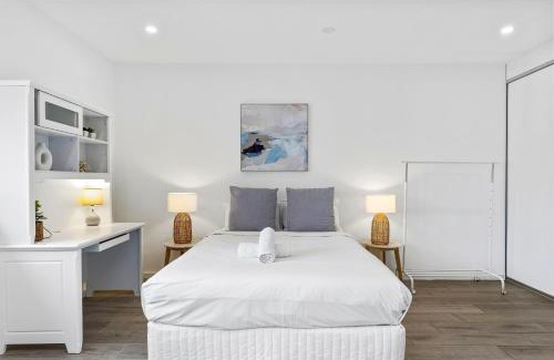 Burwood Apartment | Burwood 1Br studio nearTrain StationShopping
