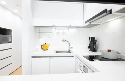 Suyeong-Gu Apartment | Busan Gwangalli Studio 202
