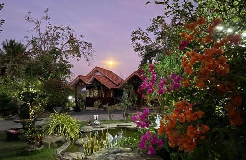 Ta Phraya Resort | Busby Resort