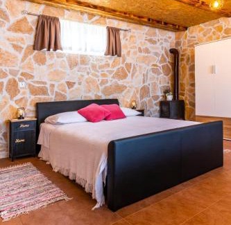 Kastel Stari Apartment | Business Oasis of Peace
