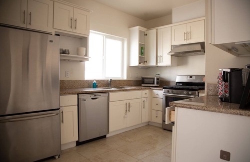 Corona Apartment | Business Traveler’s Haven – 2 Bedrooms, 2 Bathrooms with 1 Office.