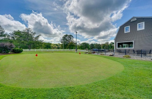 Buskirk House | Buskirk Vacation Rental with Deck and Putting Green!