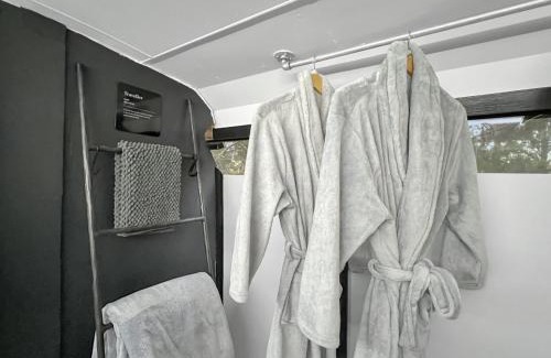 Little River Apartment | Bussie McBusFace, converted bus in Little River