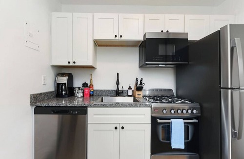 Lower Lawrenceville Apartment | Butler St Cozy Retreat, Walk to Breweries & Shops