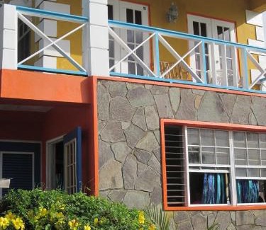 Arnos Vale Apartment | Buttercup Cottage Apartments
