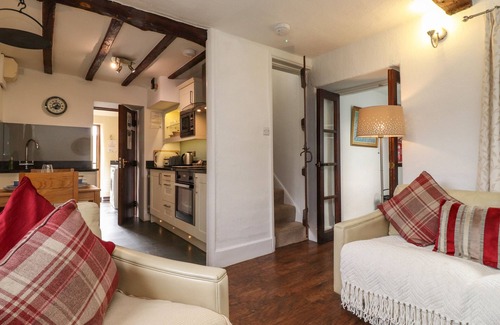 Troutbeck Cottage | BUTTERCUP COTTAGE, pet friendly, with open fire in Troutbeck
