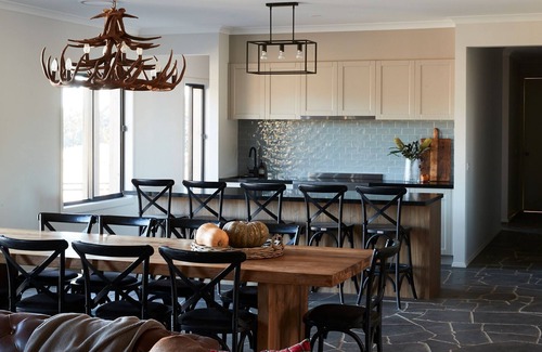Merrijig House | Buttercup Retreat - The High Country Merrijig - Gateway to Mt Buller