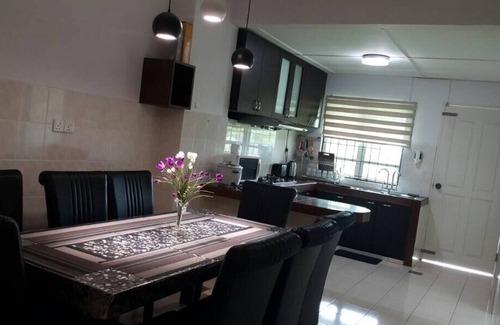 Kuching House | Butterfly Cottage Homestay Kuching