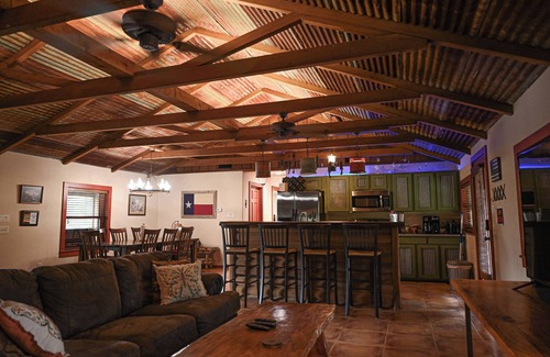 Edom House | Butterfly Lake House - Arcridgeranchresort.com
