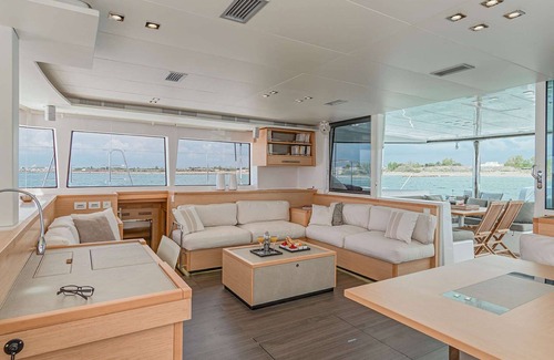 Great Mountain Boat Rental | BVI - Yacht Vacation with Captain & Chef for up to 10 Guests