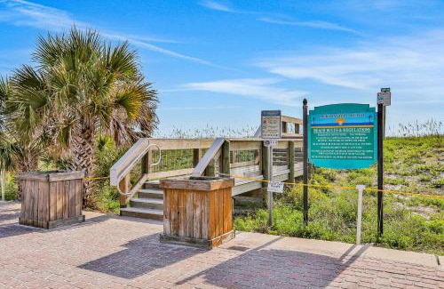 Beach Haven House | By the Beach - In-Law Suite
