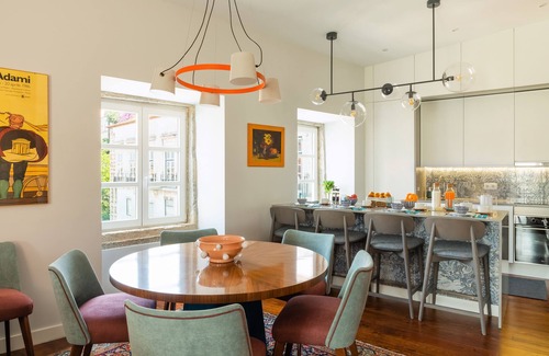 Socorro Apartment | By the Castle | LUXURIOUS, PRIVATE GARDEN & HEATED SWIMMING POOL