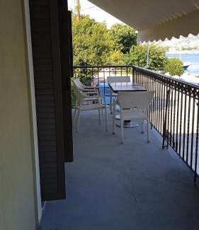 Astakos House | By the sea