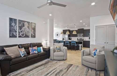 Washington Fields Condo | By the Sea | Ocean Vibes in the Desert!