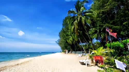 Batu Ferringhi Apartment | By The Sea Penang