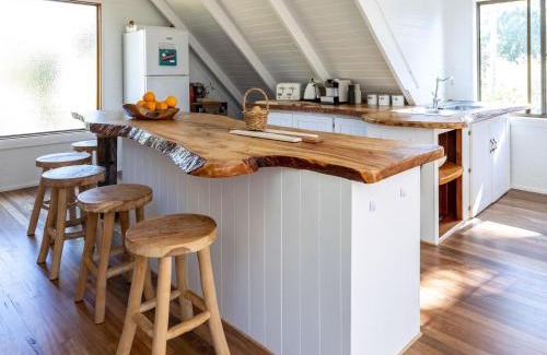 Middle Pocket House | Byron Hinterland Escape immersed in nature