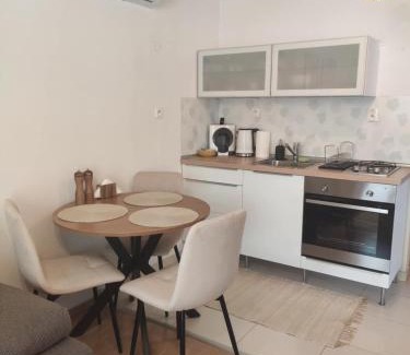 Vrakuna Apartment | Byt s parkovaním, balkónom, klimatizáciou, free parking