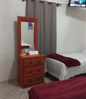 Zona Centro Apartment | Céntrica habitación con balcón para 3 personas con baño exclusivo en pasillo