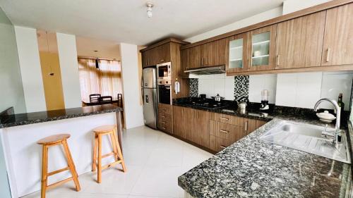 Loja Apartment | Cómodo y hermoso apartamento cerca de supermaxi