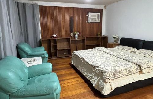 Bundoora House | c 交通便利民宿旅店Queen room near business district