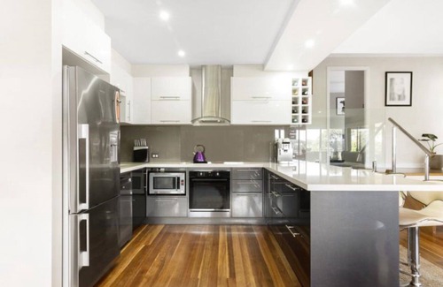 Copacabana House | C'EST LA VIEW | Amazing views, fireplace | Accom Holidays