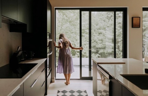 La Conception Cabin | Forest Refuge | Fire HotTub Tremblant 15 min