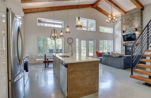 Stanstead Township Ski Chalet | Access to Lake Memphremagog - Spa - Canopé