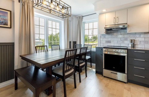 Petite-Riviere-Saint-Francois Condo | Condo 1114 Cozy waterfront condo