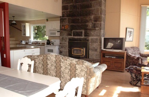 St-Francois-de-l'Ile-d'Orleans Ski Chalet | Le Chalet du Domaine