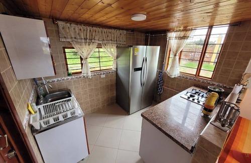 Paipa Cabin | Cabaña con Hermosa Vista al Lago Sochagota