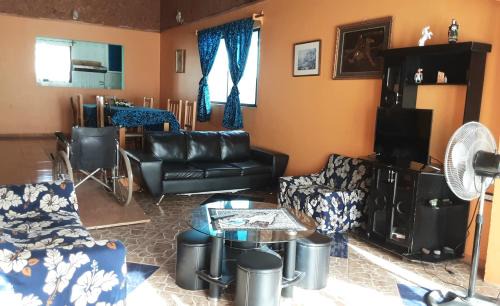 Hanga Roa House | Cabaña Kaiheke