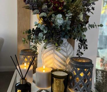 Chwilog Ski Chalet | Caban Y Tan Dderwen with private Wood Fired Hot Tub